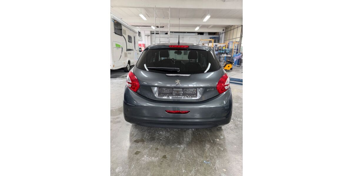 Peugeot 208 45.800 km 7.580 &euro; Reutlingen 72760