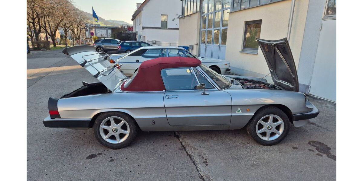 Alfa Romeo Spider 77.207 km 9.950 &euro; Eningen unter Achalm 72800