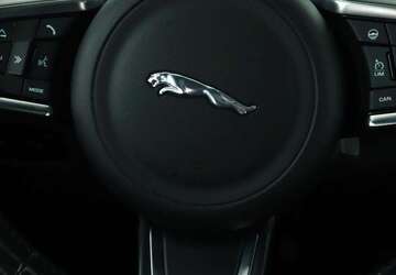 Jaguar F-Pace 100.654 km 21.720 &euro; Stuttgart 70195