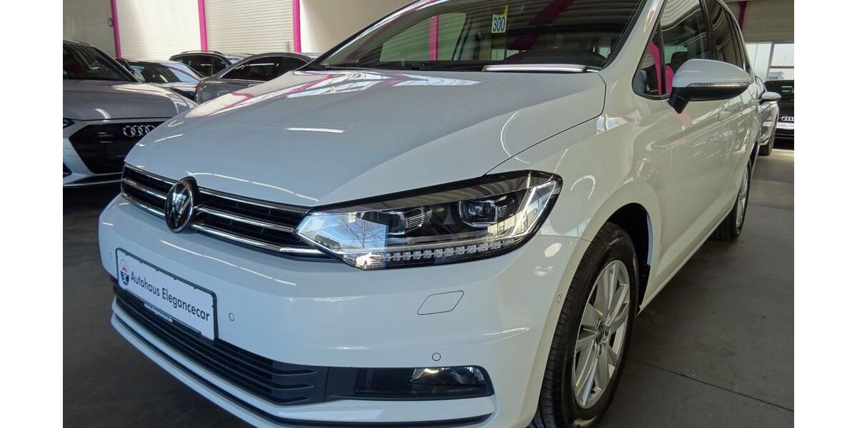 VW Touran 52.359 km 31.849 &euro; Holzgerlingen bei Stuttgart 71088