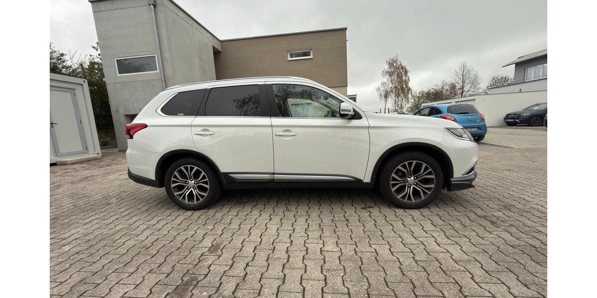Mitsubishi Outlander 162.000 km 13.699 &euro; Gäufelden 71126