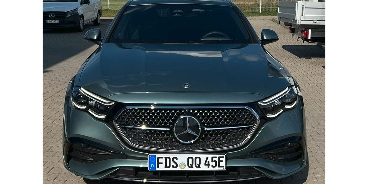 Mercedes-Benz E 300 20.000 km 57.099 &euro; Horb 72160