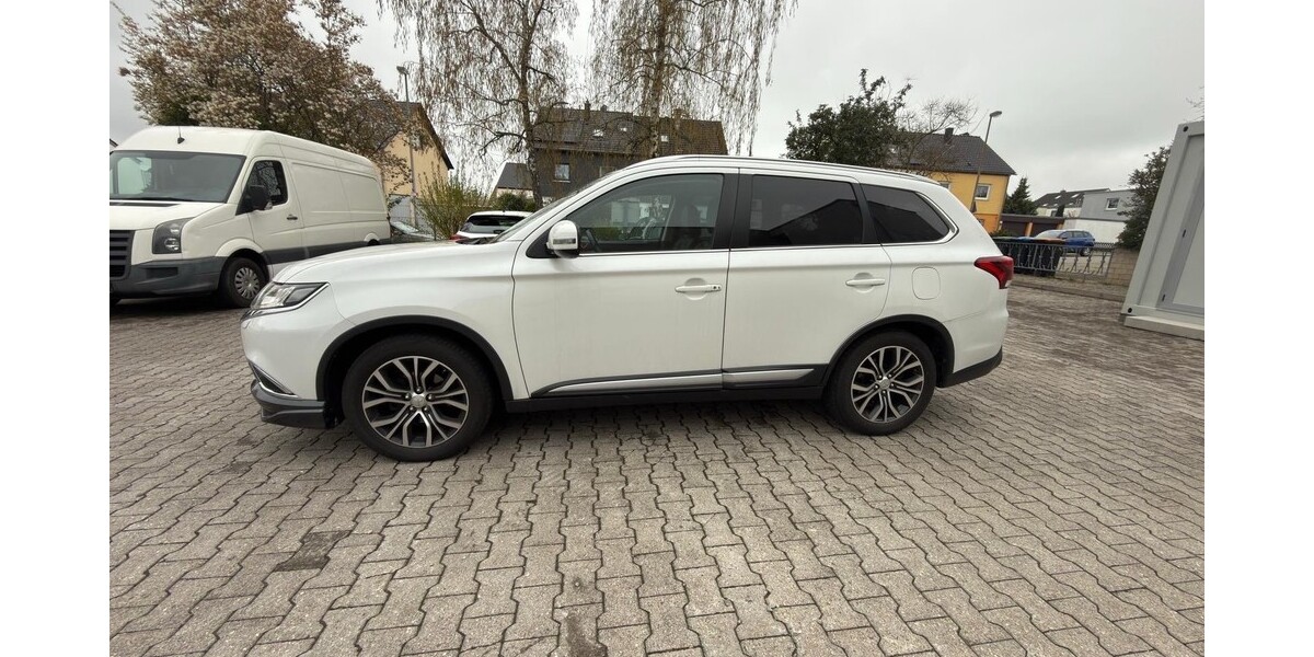 Mitsubishi Outlander 162.000 km 13.699 &euro; Gäufelden 71126