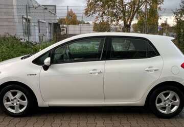 Toyota Auris 140.500 km 8.000 &euro; Stuttgart 70182