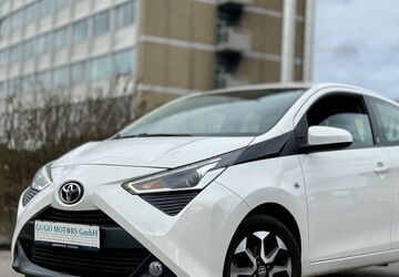 Toyota Aygo (X) 112.000 km 8.449 &euro; Reutlingen 72766