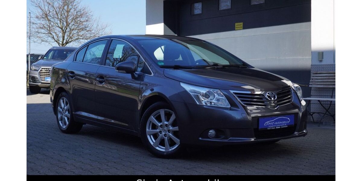 Toyota Avensis 182.000 km 6.350 &euro; Owen 73277