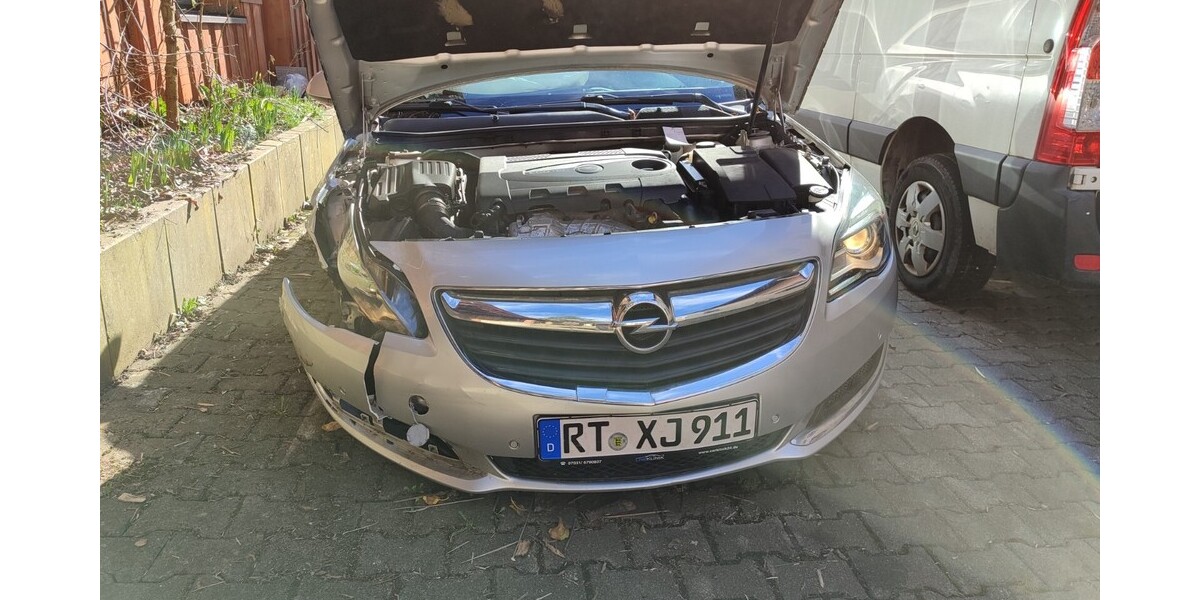 Opel Insignia Sports Tourer 180.000 km 3.500 &euro; Bad Urach 72574