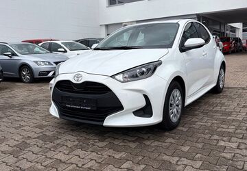 Toyota Yaris 15.121 km 19.295 &euro; Stuttgart 70597