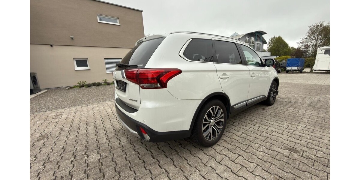 Mitsubishi Outlander 162.000 km 13.699 &euro; Gäufelden 71126