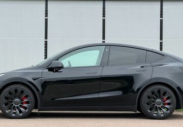 Tesla Model Y 14.959 km 41.800 &euro; Stuttgart 70565