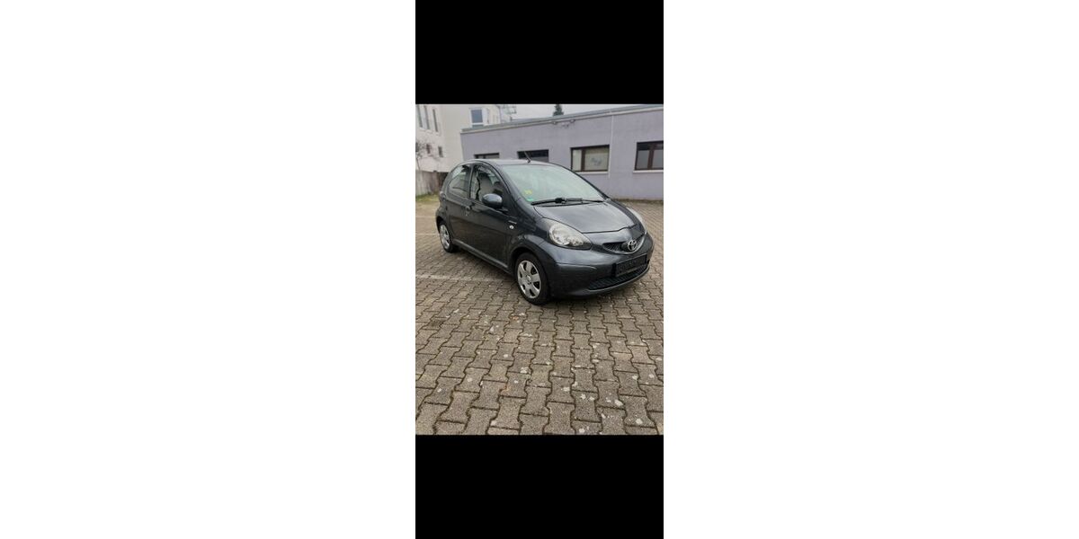 Toyota Aygo (X) 183.000 km 1.999 &euro; Horb 72160