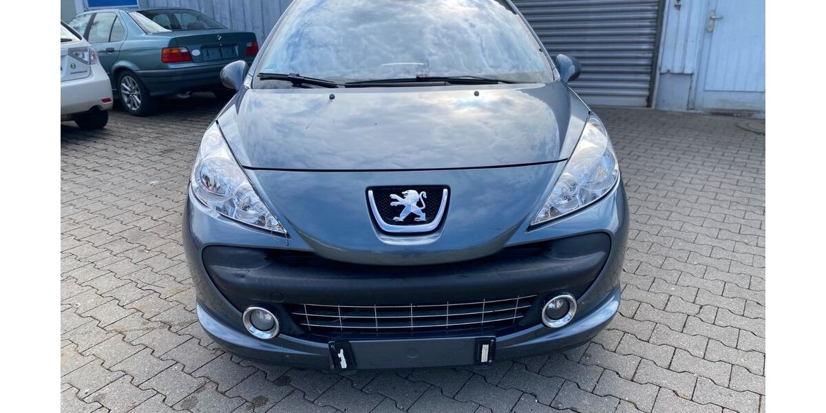 Peugeot 207 140.000 km 2.999 &euro; Rangendingen 72414