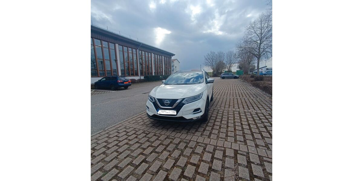 Nissan Qashqai 45.000 km 14.312 &euro; WILDBERG 72218