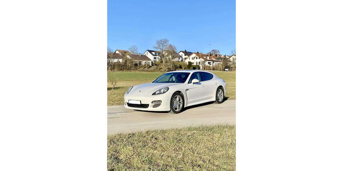 Porsche Panamera 182.000 km 24.950 &euro; Stuttgart 70499