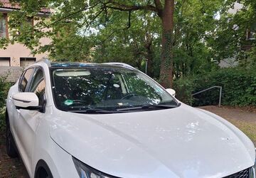Nissan Qashqai 83.000 km 14.990 &euro; Stuttgart 70435