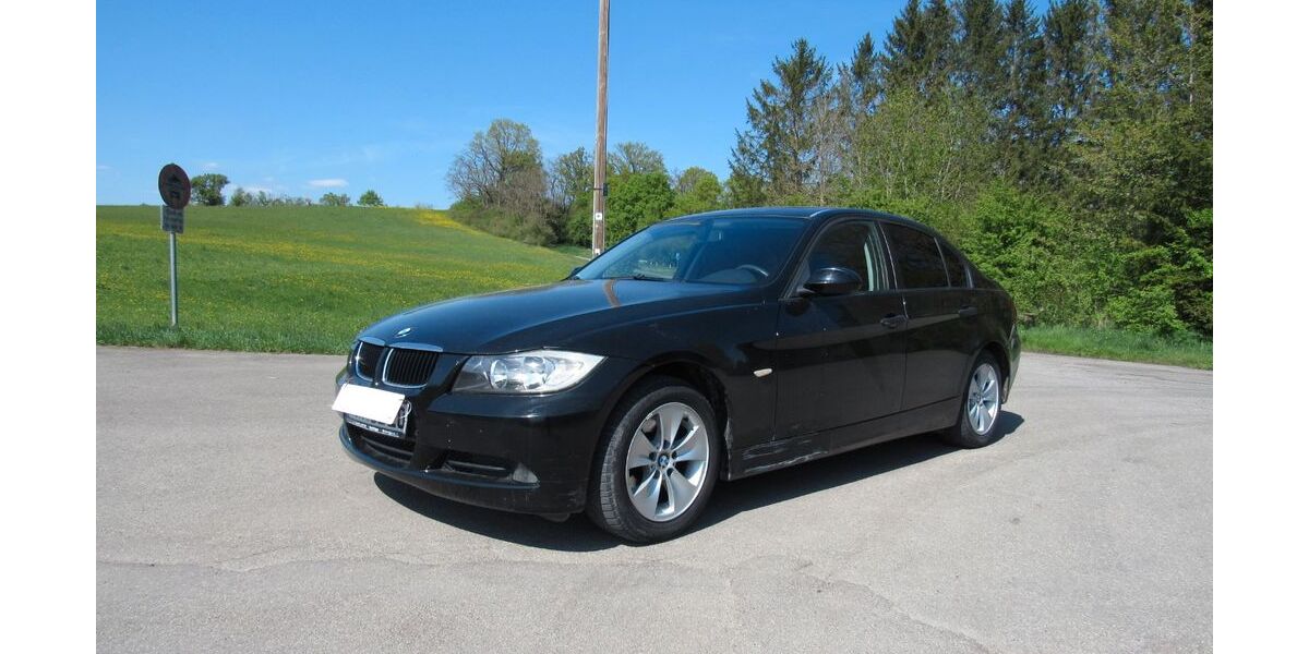 BMW 320 196.000 km 1.999 &euro; Hechingen 72379