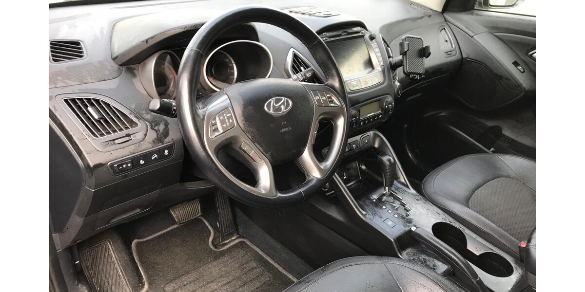 Hyundai IX35 128.000 km 11.900 &euro; Stuttgart 70173