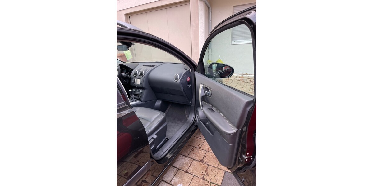 Nissan Qashqai 163.181 km 8.500 &euro; Stuttgart 70173