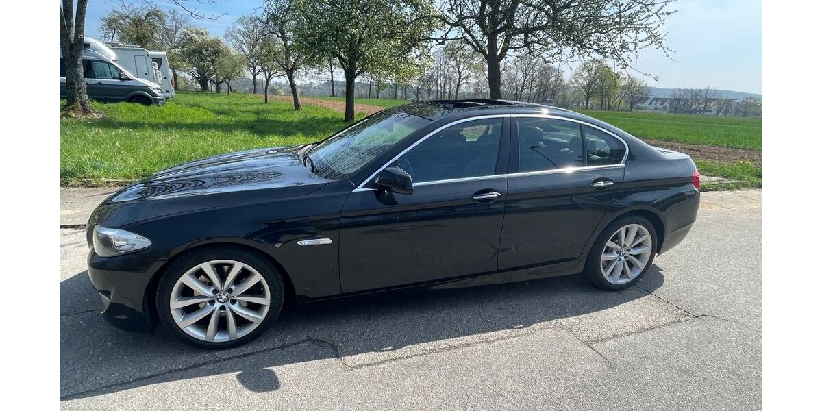 BMW 523 124.500 km 12.800 &euro; Stuttgart 70565