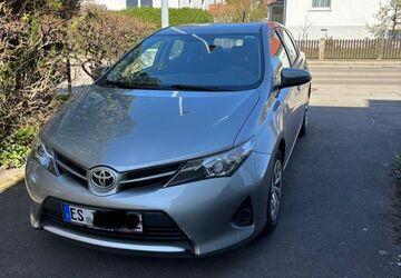 Toyota Auris 52.000 km 8.999 &euro; Wolfschlugen 72649