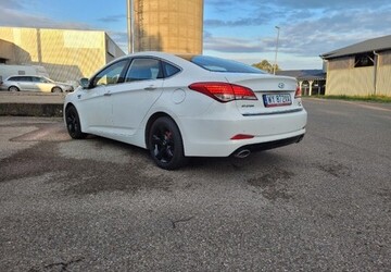 Hyundai i40 162.000 km 5.200 &euro; Stuttgart 70173