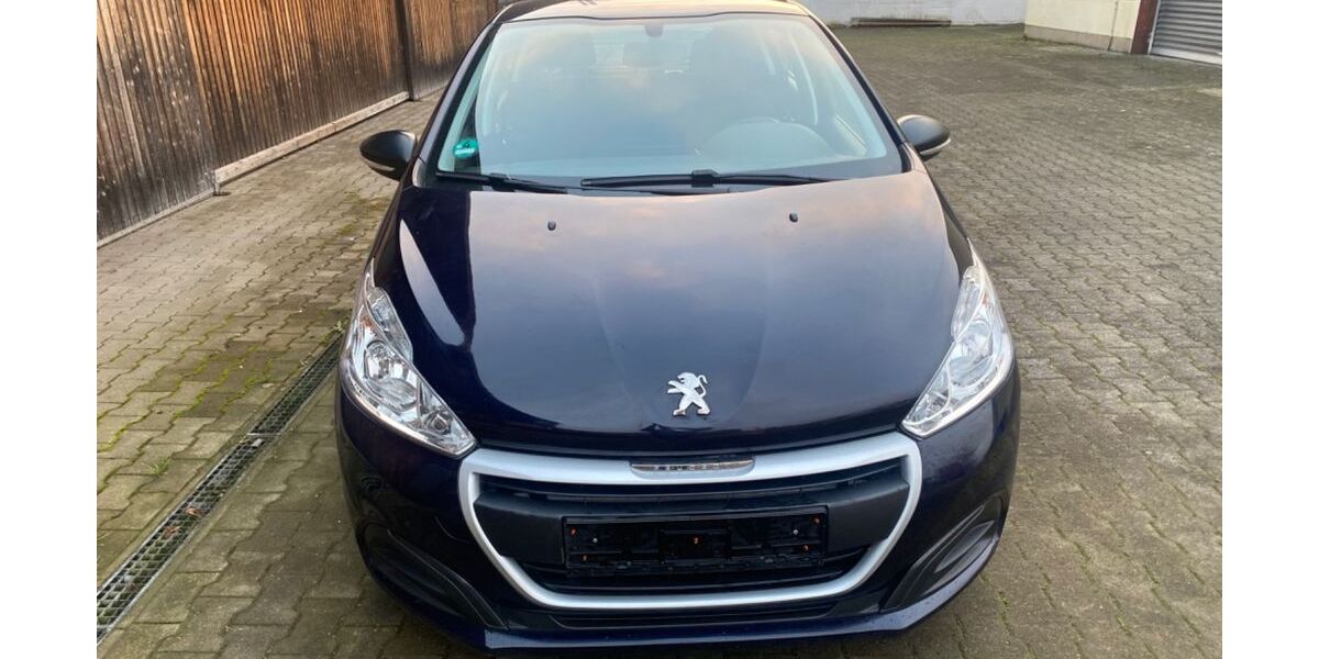 Peugeot 208 144.700 km 3.600 &euro; Ofterdingen 72131