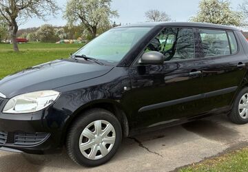 Skoda Fabia 99.800 km 4.500 &euro; Waldenbuch 71111