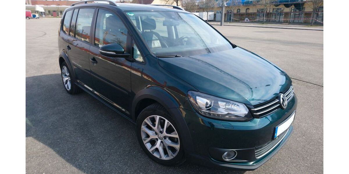 VW Touran 121.000 km 12.600 &euro; Stuttgart 70376