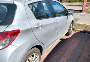 Toyota Yaris 19.000 km 6.500 &euro; Stuttgart 70437